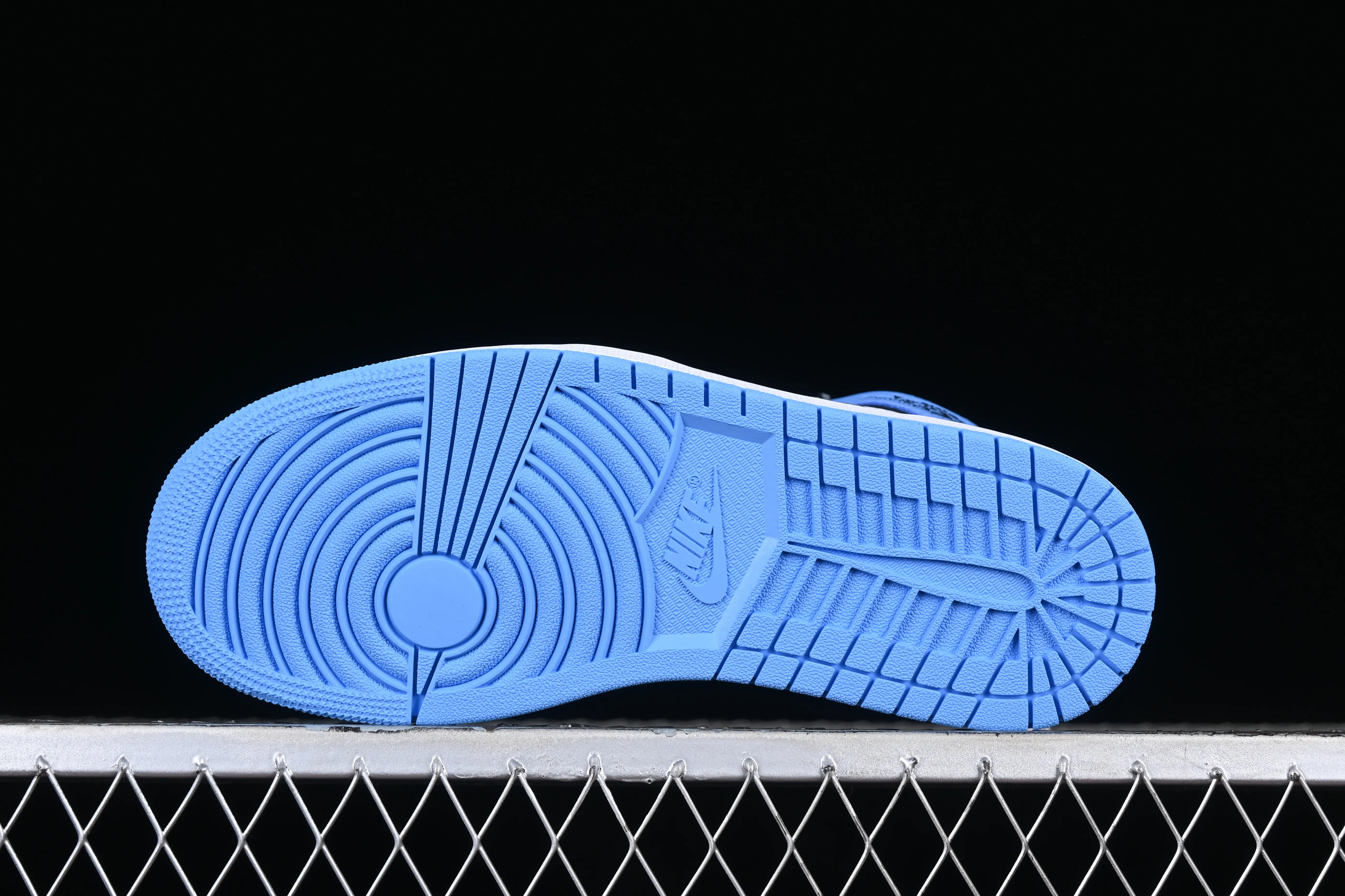 All categories Air Jordan Jordan series basketball shoes Air Jordan 1 High LJR version Air Jordan 1 High OG "UNC Toe" AJ1 Joe 1 black and blue toe DZ5485-400